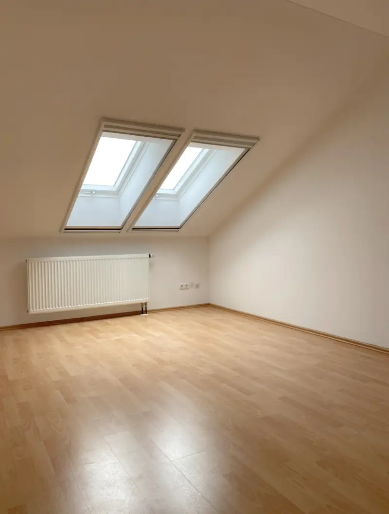 Referenz Helle 3 - Zimmer - Dachgeschoss - Wohnung in der Natur, 105 Quadratmeter